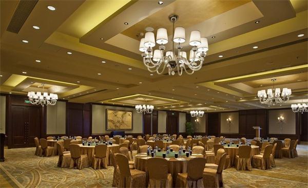 高檔酒店宴會(huì)廳燈具 廠家定制歐式吊燈安裝設(shè)計(jì)效果圖
